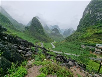 Dốc Pải Lủng Hà Giang. Con dốc mang hình dấu hỏi